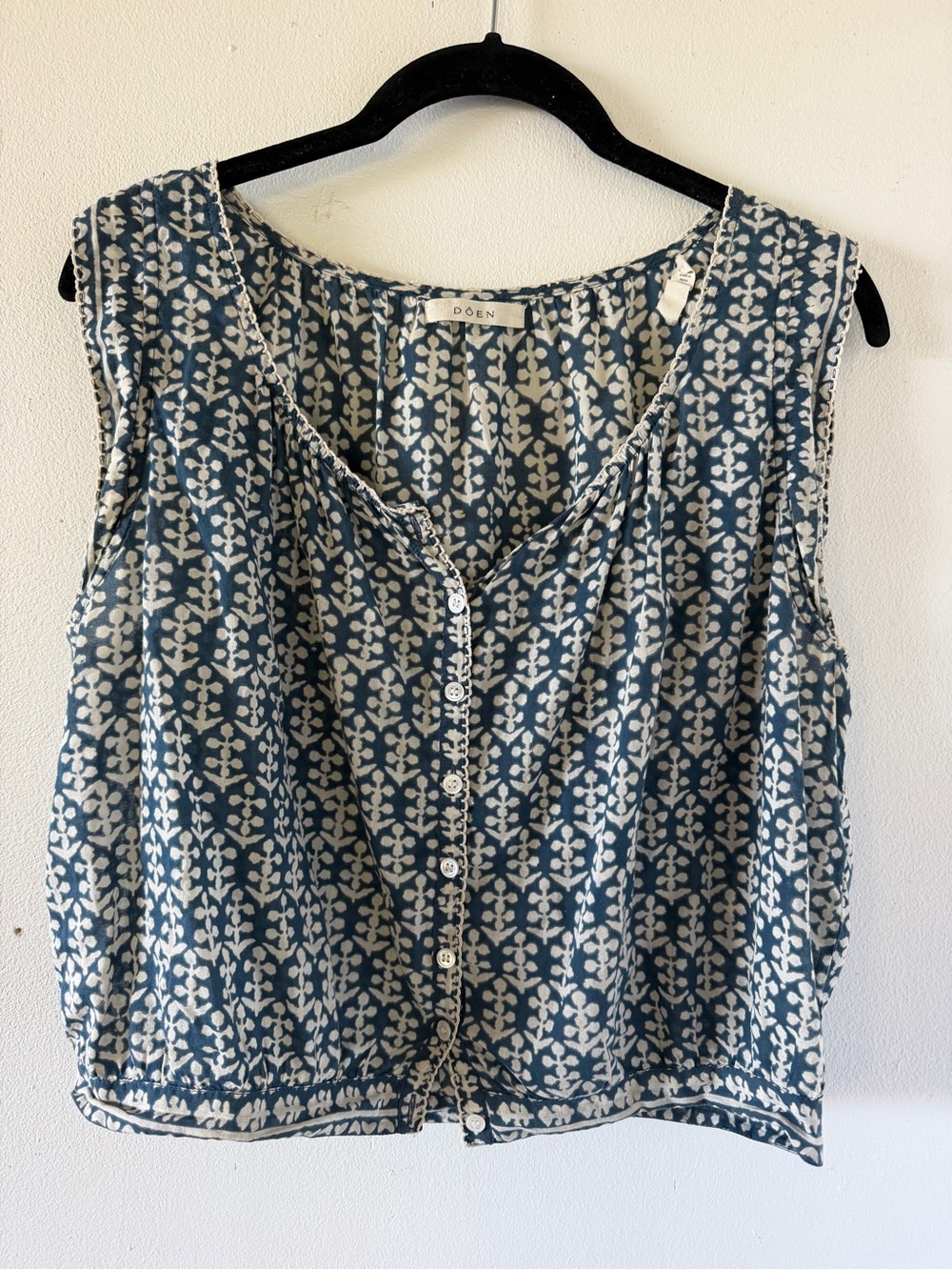 Doen Rowe Top in Soledad Bloom